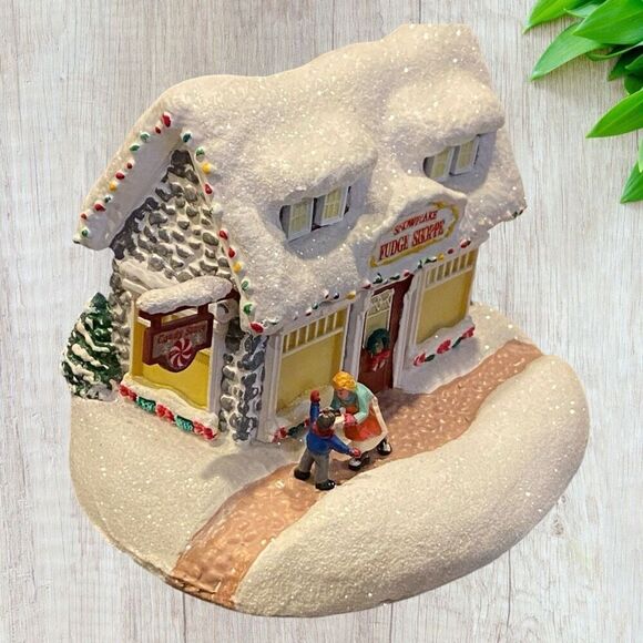 2022 Thomas Kinkade Sweet Shoppe Christmas Collectible - Light Up Holiday Keepsa - Picture 2 of 7